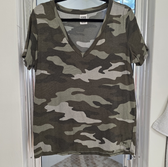 Victoria's Secret Pink  Short Sleeve Camo Tee ** Large  ** - Picture 3 of 5